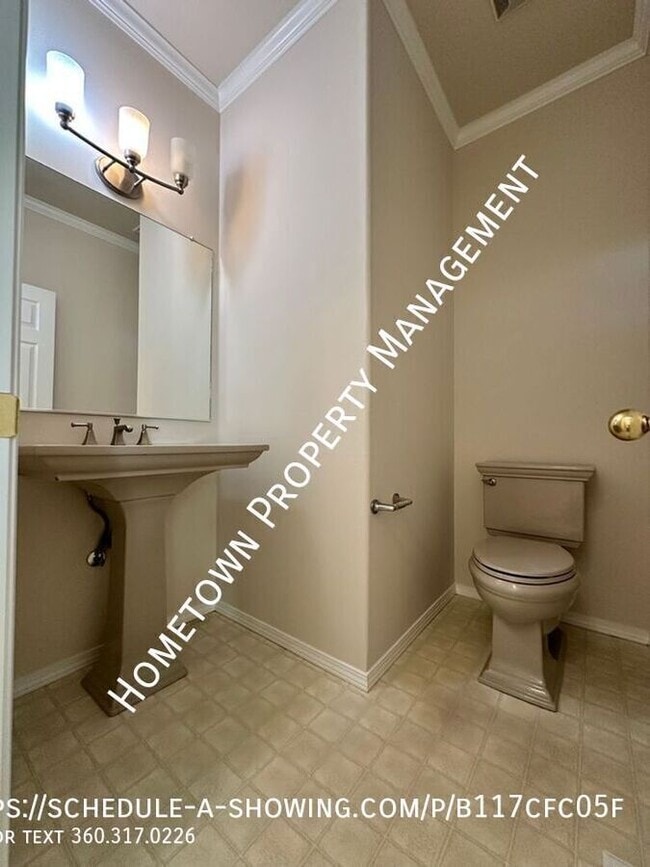 Building Photo - 8523 Sweetbrier Loop SE