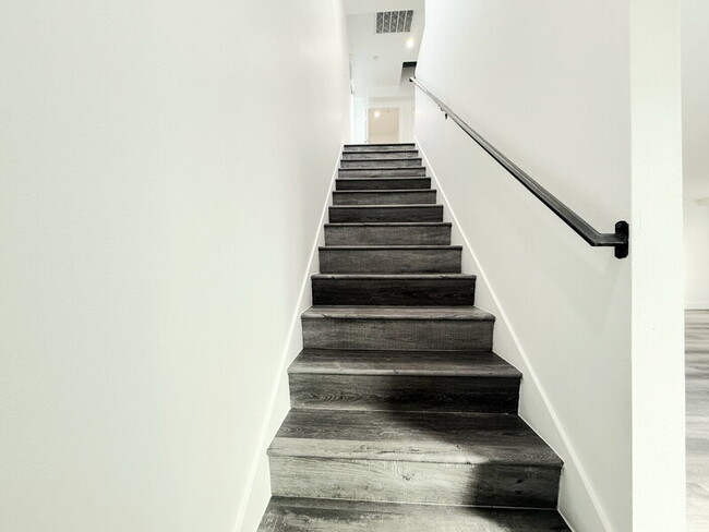 Building Photo - 2853 Cincinnati St