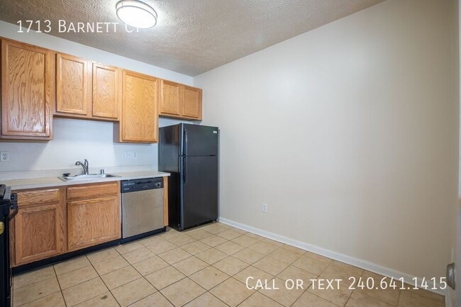 Building Photo - 1713 Barnett Ct