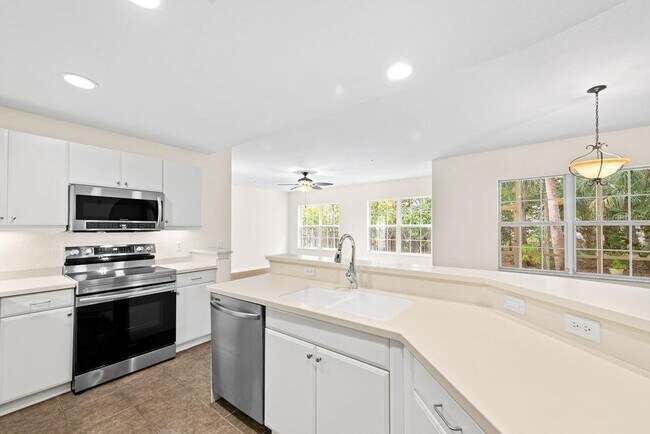 Building Photo - 16483 Gloria Ln