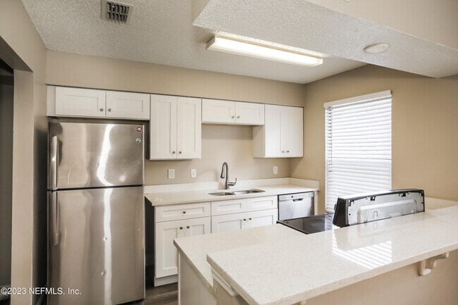 Building Photo - 8117 Fort Lee Trail