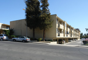 Building Photo - Mount Clef Apartments