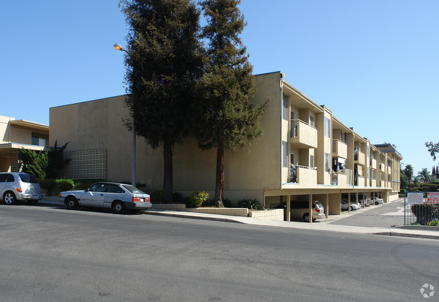 Primary Photo - Mount Clef Apartments