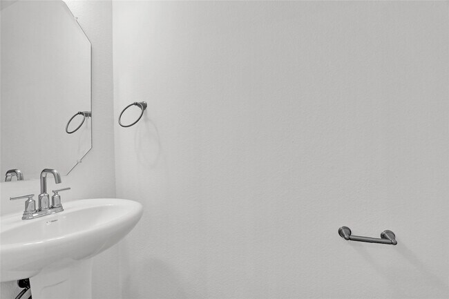 Building Photo - 312 Oakbend Dr