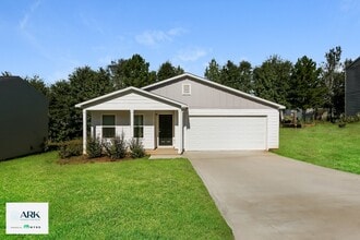 Building Photo - 173 Queens Cir