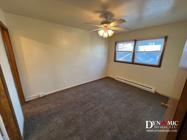 Building Photo - Upper Level 1 Bedroom, 1 Bathroom Apartment - Tenant Pays Electric Only