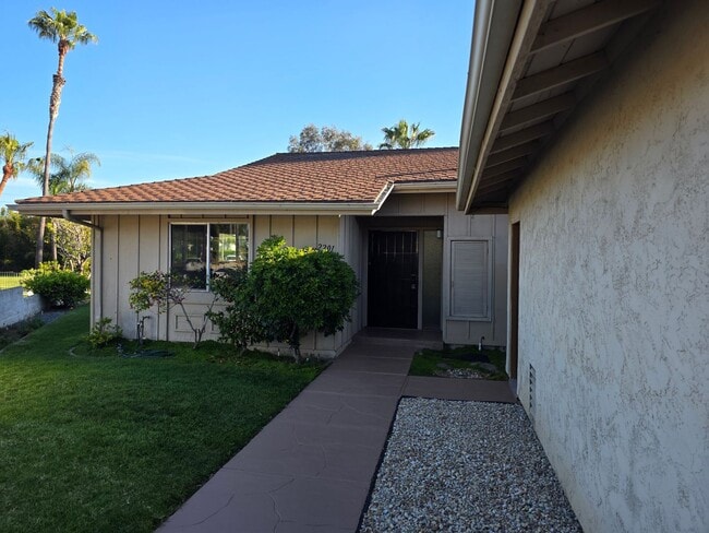 Building Photo - Single story 3 bedroom duplex right off El Camino Golf Course in the heart of Oceanside, recently...