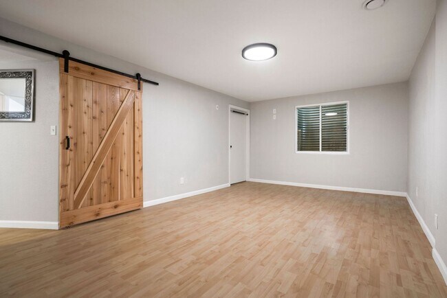 Building Photo - Updated 4 Bedroom Home with Amazing Yard, ...