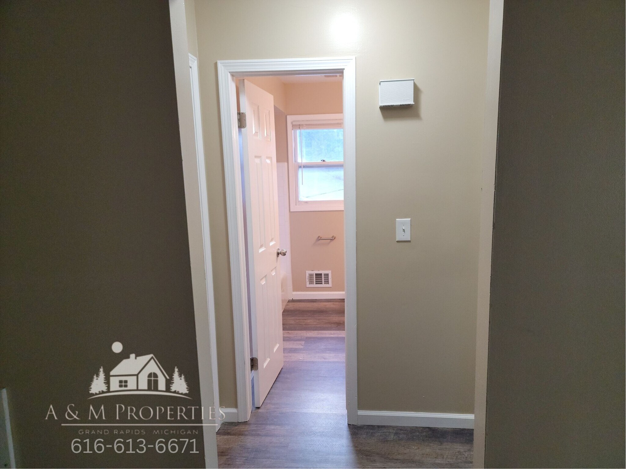 Building Photo - 5809 Christie Ave SE