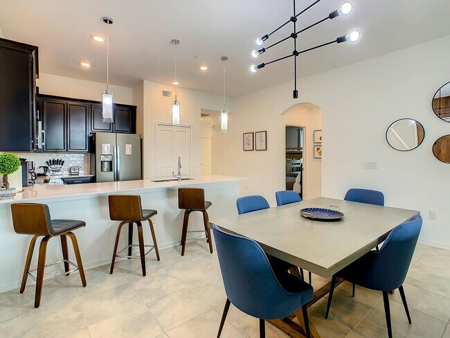 Building Photo - 9338 Sommerset Hills Dr
