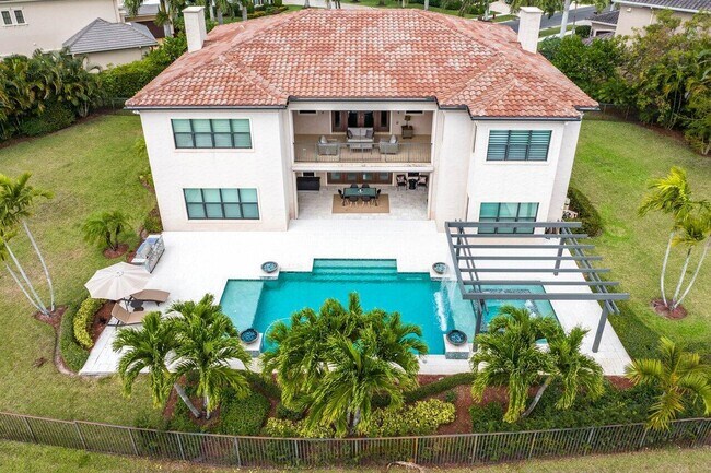 Building Photo - 17511 Cadena Dr