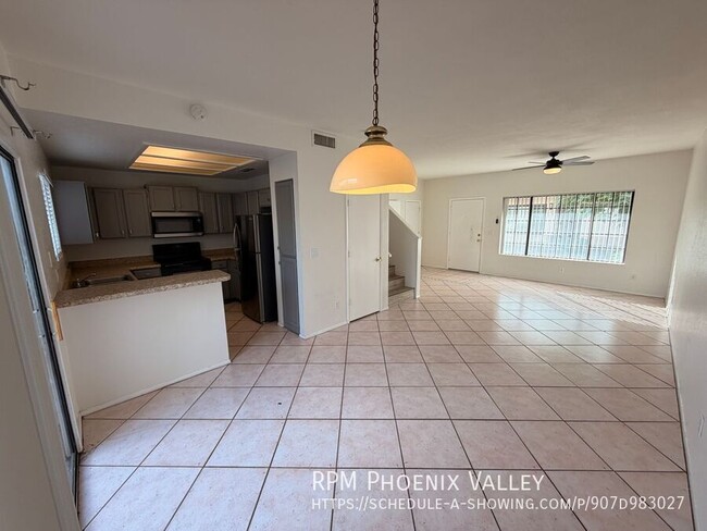 Building Photo - 2954 N Oregon St