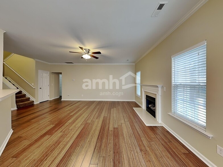 Building Photo - 635 Chadwyck Dr