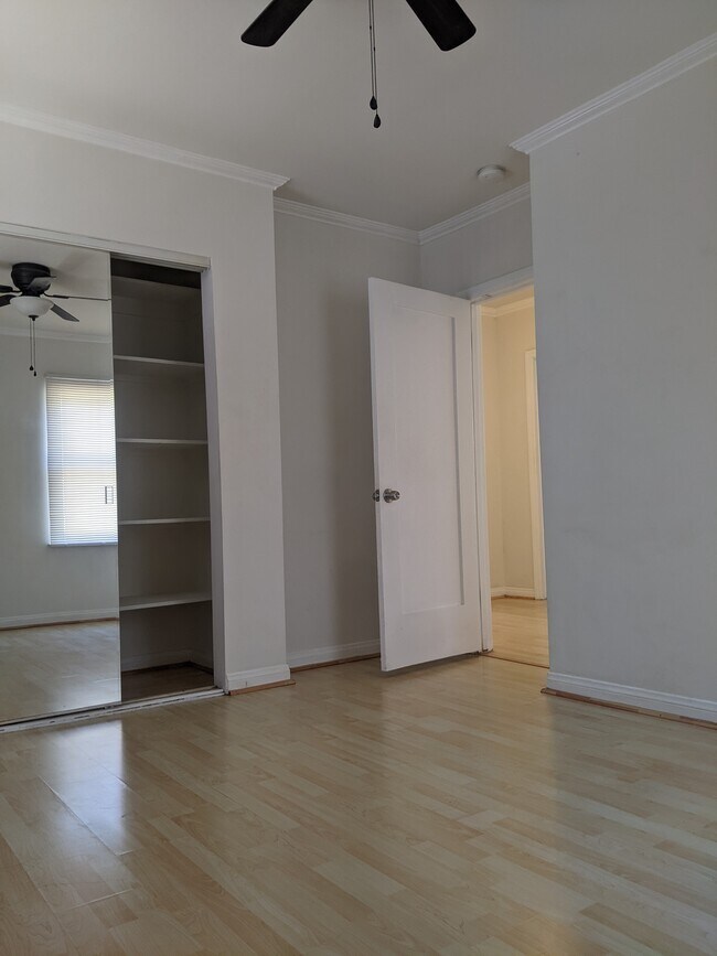 Building Photo - 2213 Carmona Ave