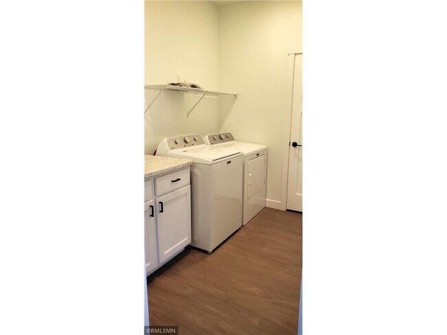 Building Photo - 1229-1231 Wisteria Ln