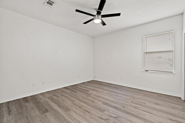 Building Photo - 47 White Heron Dr