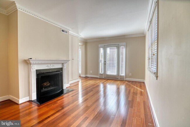 Building Photo - 1209 N Pitt St