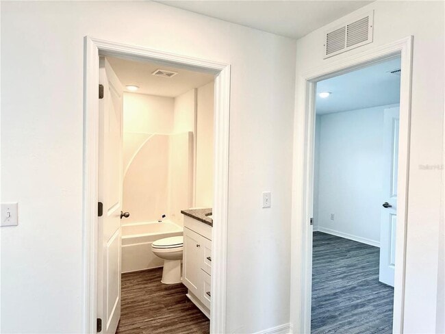 Building Photo - 4110 Targee Ave