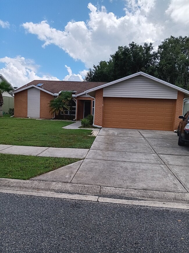 Building Photo - 8136 Matthew Dr