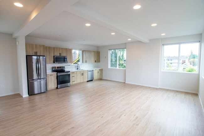 Building Photo - 3Bd/1.75Ba Seattle Townhouse