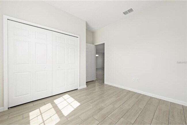 Building Photo - 719 Martin Ln