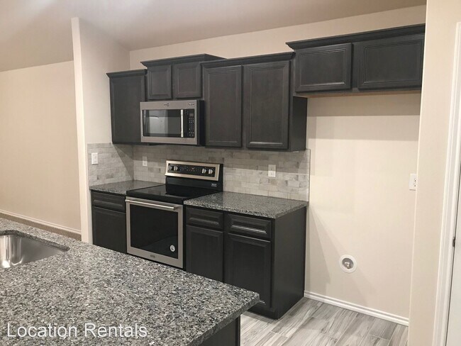 Building Photo - 3 br, 2 bath House - 10005 Wausau Ave