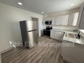 Building Photo - 807 E Deshler Ave