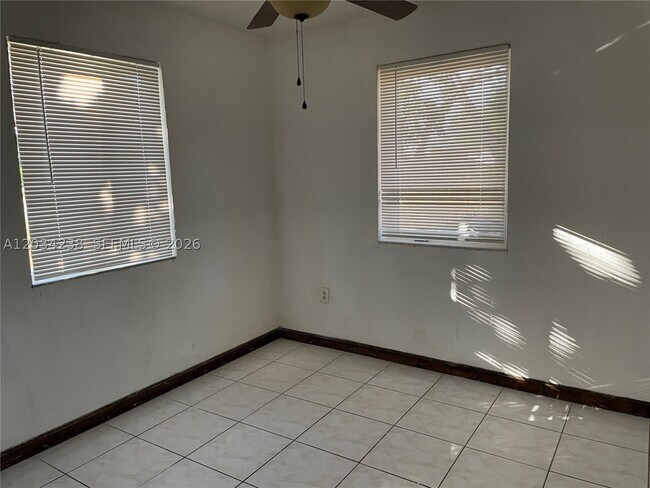 Building Photo - 3389 William 0
