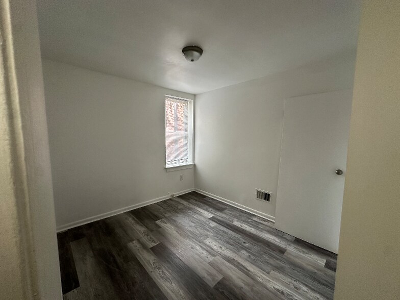 Building Photo - 1816 W Lanvale St