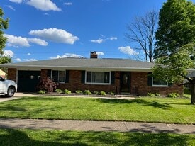 Building Photo - 1020 Hollendale Dr