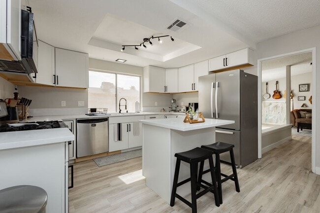 Building Photo - Fully Furnished single story home in Las Vegas with STYLE!