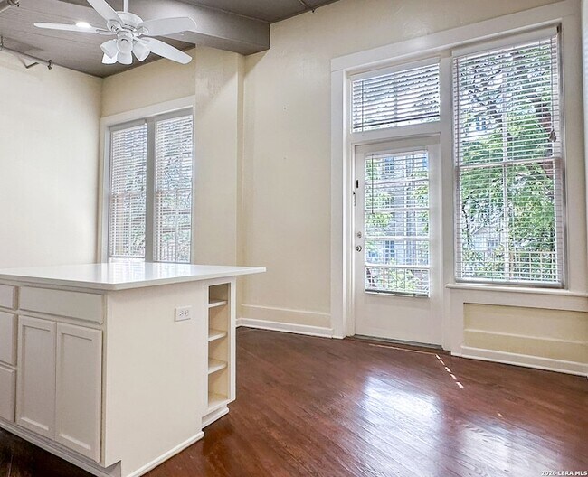 Building Photo - 245 Losoya St