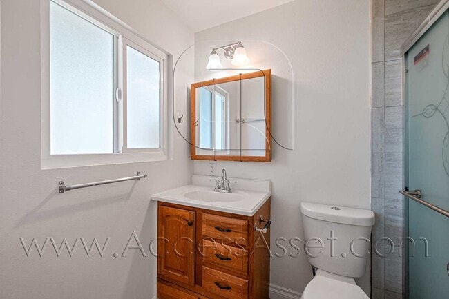 Building Photo - Spacious 2 Beds/2 Bath Home In Highly Desi...