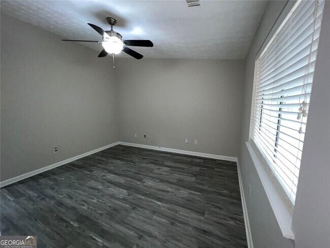 Building Photo - 5285 Sugar Crest Dr
