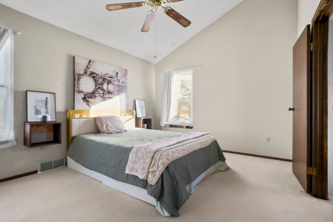 Building Photo - KC Home