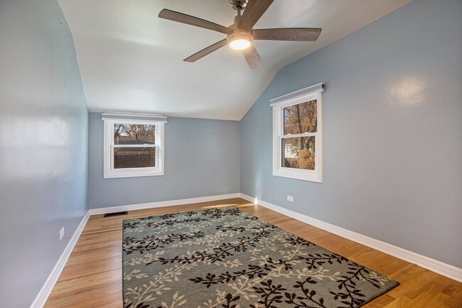 Building Photo - 4Bed/2Bath home with newly renovated basem...