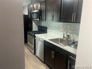 Building Photo - 1 Sadore Ln