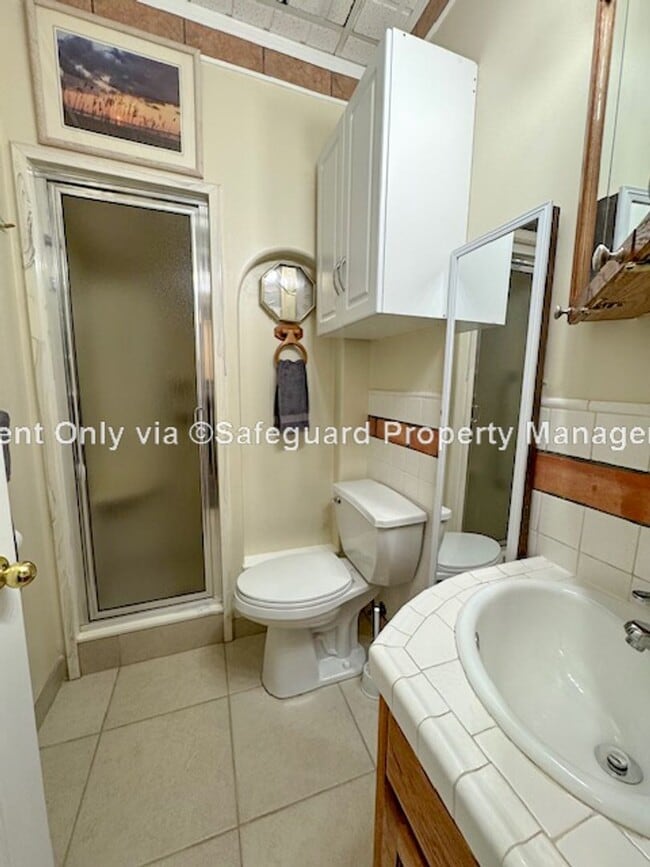 Building Photo - Charming Fully Furnished Bungalow in Millcreek