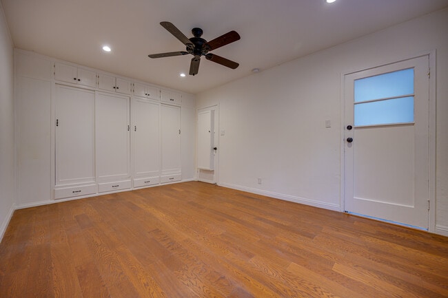 Building Photo - 1333 Cochran Ave