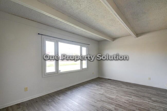 Building Photo - 1333 Logan St