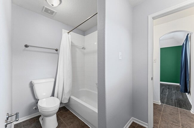 Building Photo - 13402 Great Creek Dr