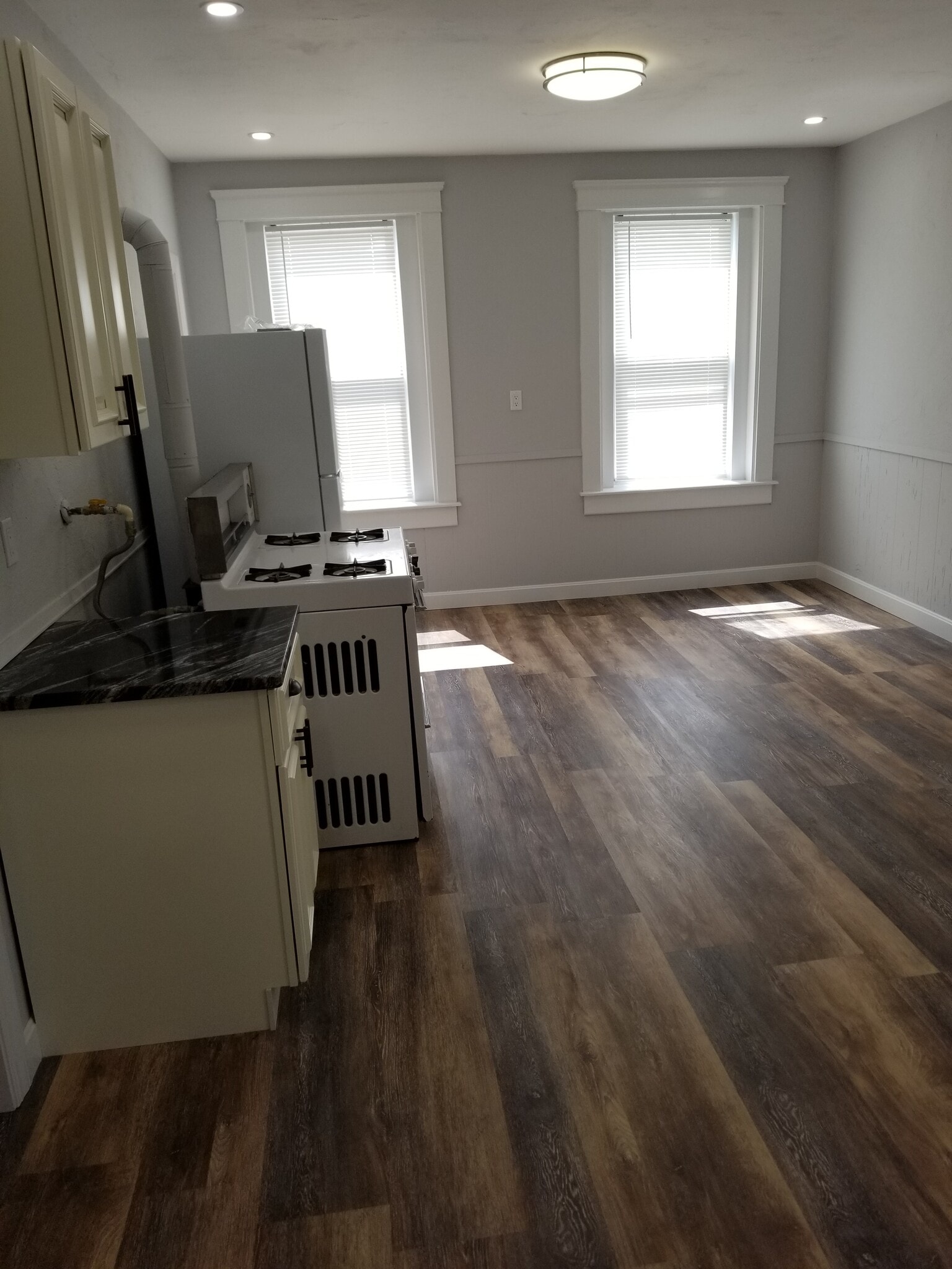 Building Photo - 30 Thorne St