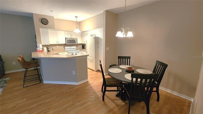 Building Photo - 4106 Central Sarasota Pkwy