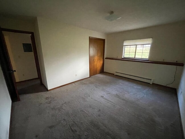 Building Photo - 6556 Bella Vista Dr NE