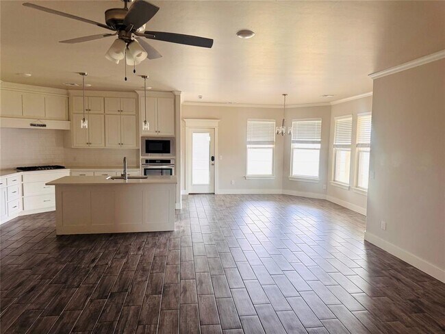 Building Photo - 1421 Hickory Trl