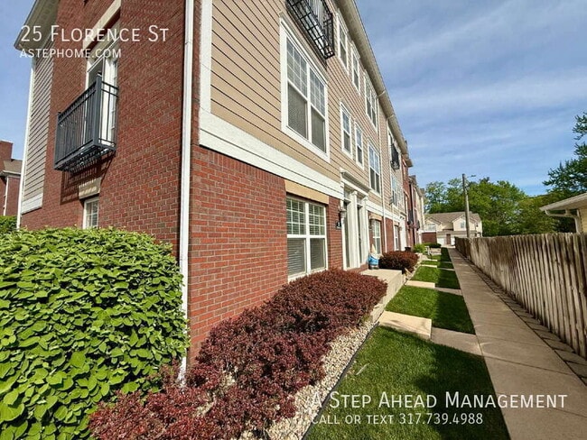 Building Photo - 25 Florence St