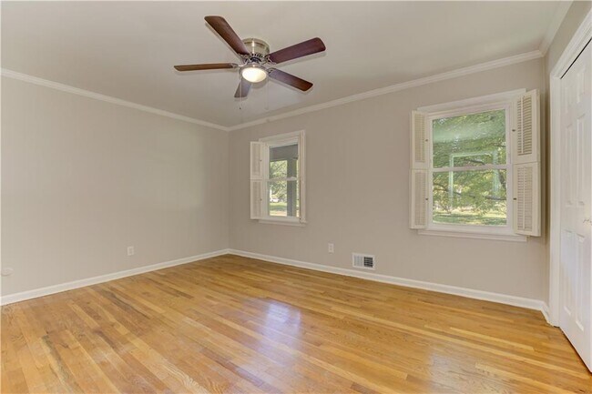 Building Photo - 1837 Chancery Ln