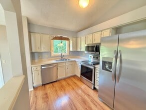 Building Photo - 4 bed house Gananda | HUGE OFFICE | GARAGE...