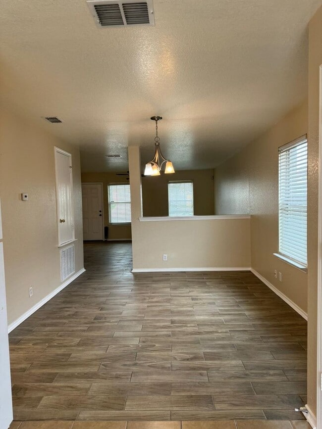 Building Photo - BEAUTIFULLY MAINTAINED  | ONE STORY  |  OPEN CONCEPT  |  GREAT LOCATION: 1604 & SHAENFIELD