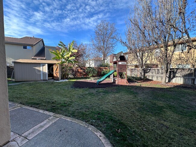 Building Photo - 200 Eastbrook Way